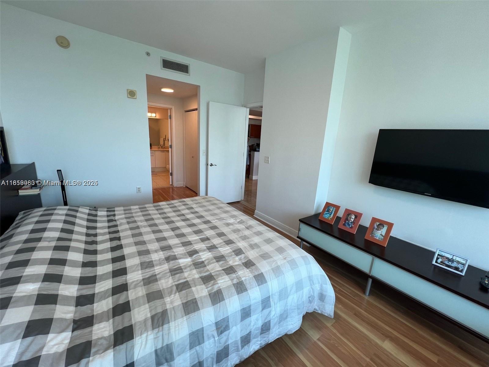 Photo of 3131 188th St  #1-609, Aventura, Florida, 33180 - 