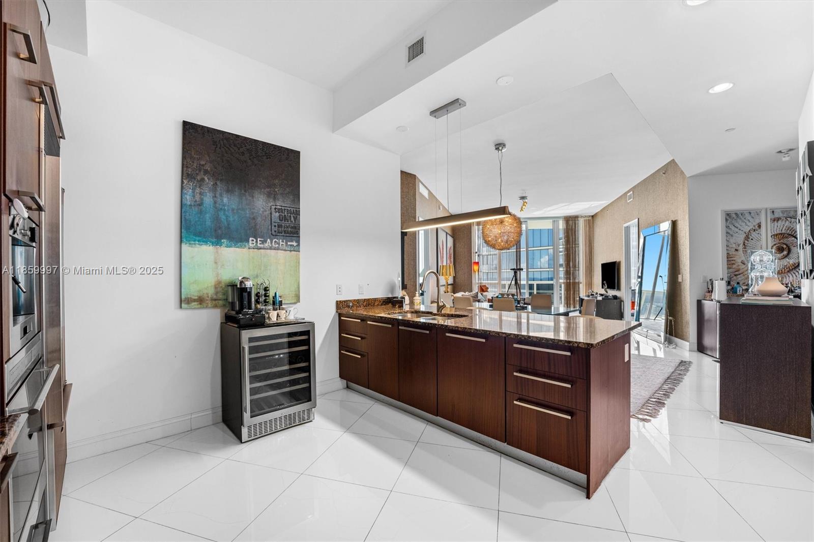 See details 3107 3 / 3 2084 sq. ft. $ 2025-08-16 0 Photo