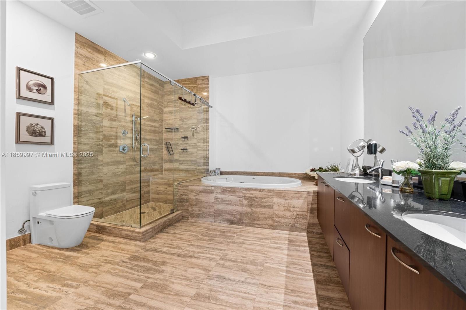 See details 3107 3 / 3 2084 sq. ft. $ 2025-08-16 0 Photo