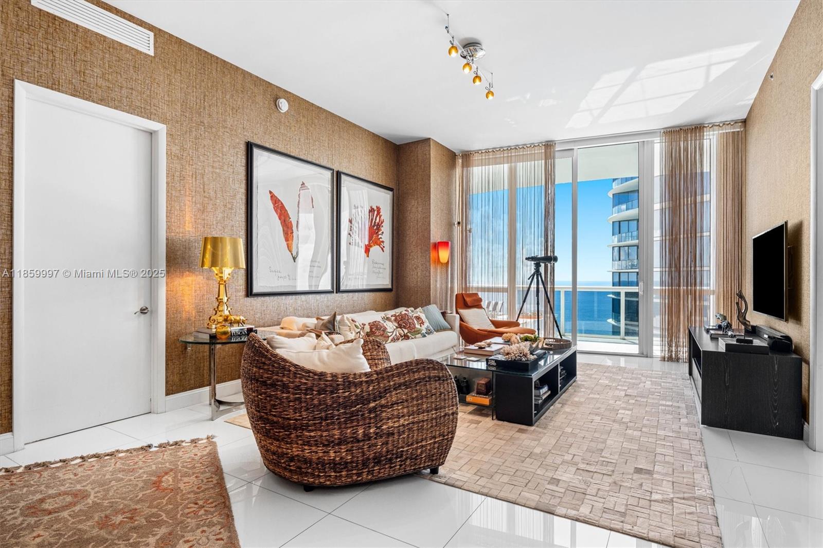 See details 3107 3 / 3 2084 sq. ft. $ 2025-08-16 0 Photo