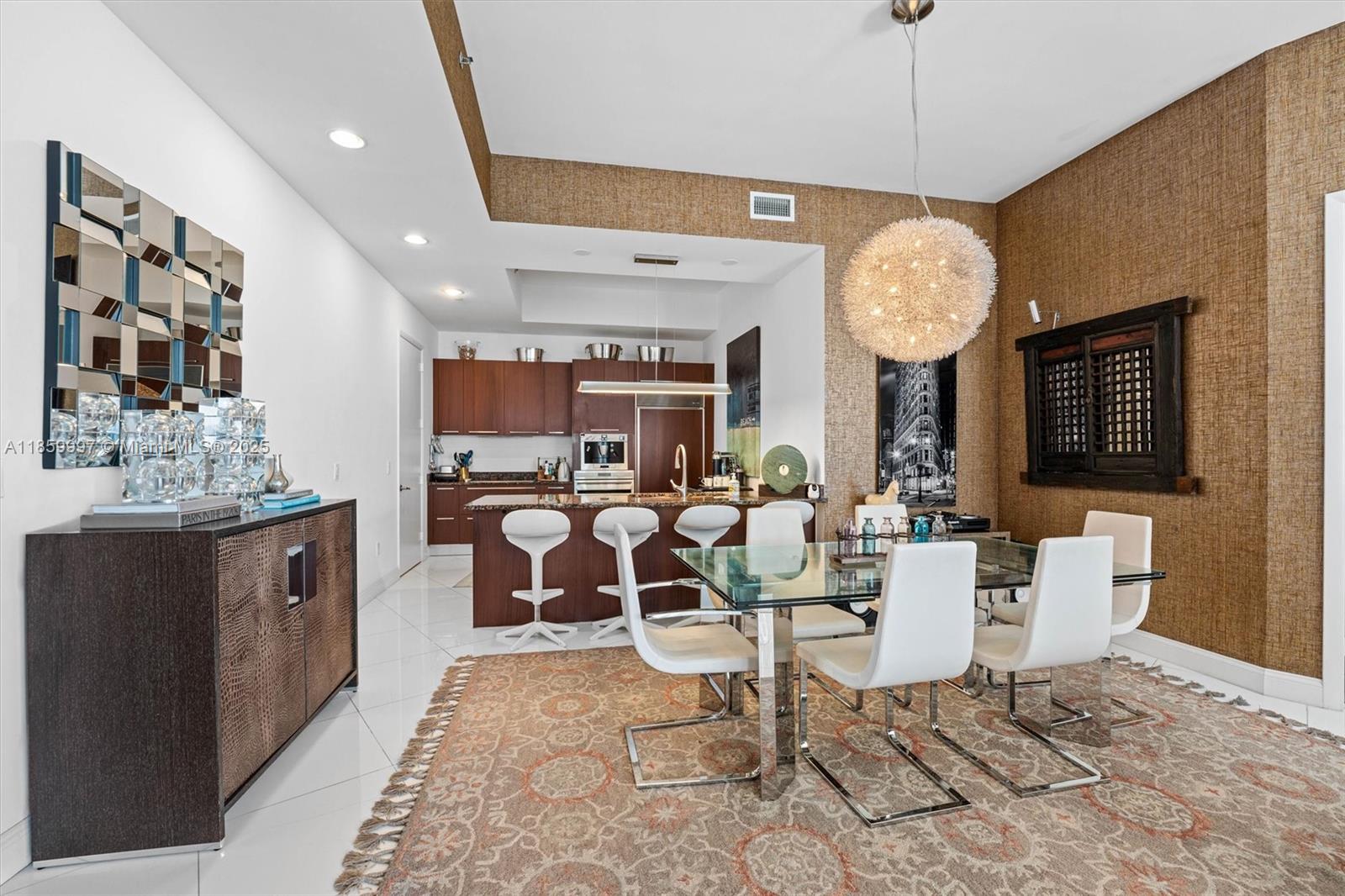 See details 3107 3 / 3 2084 sq. ft. $ 2025-08-16 0 Photo