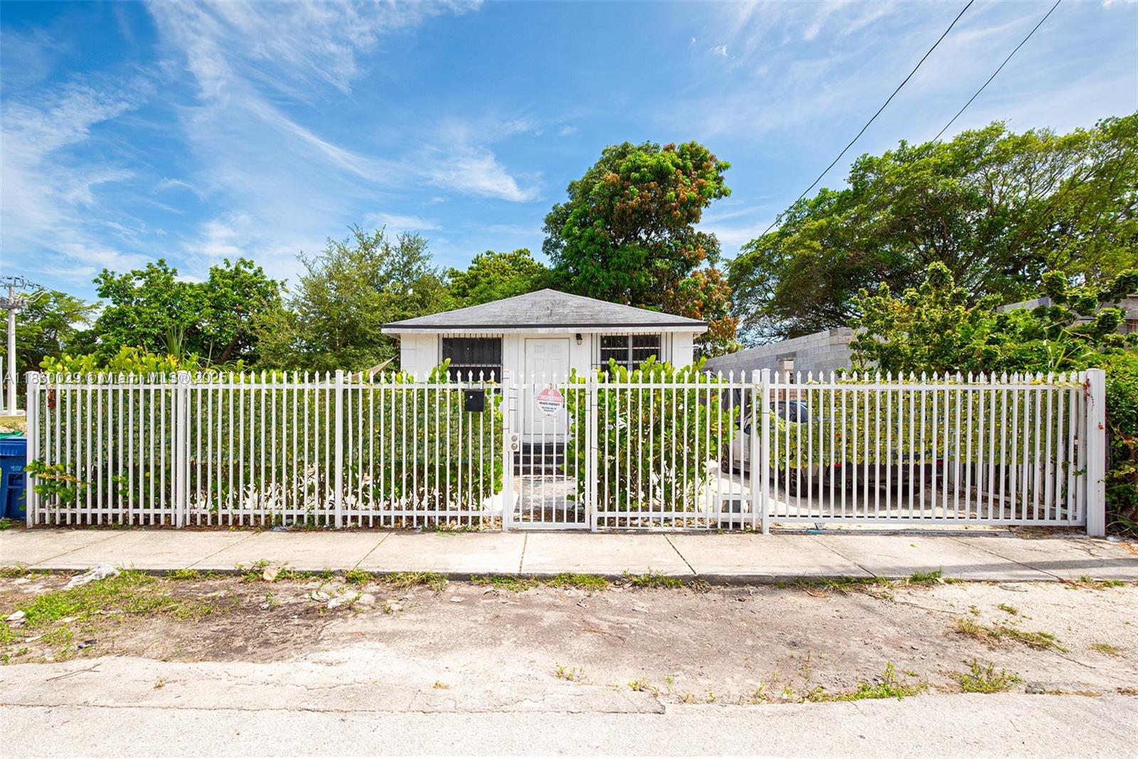 1820 3 / 1 912 sq. ft. $ 2025-08-16 0 Photo