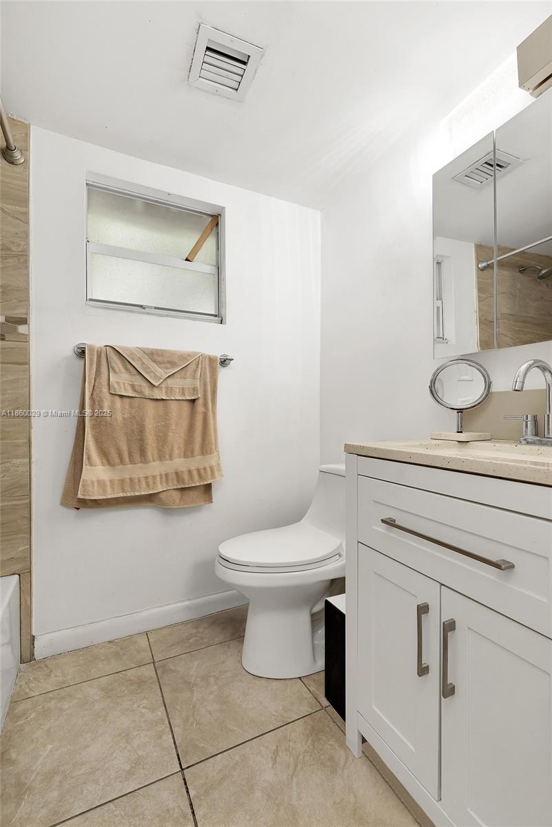 1820 3 / 1 912 sq. ft. $ 2025-08-16 0 Photo