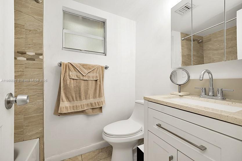 1820 3 / 1 912 sq. ft. $ 2025-08-16 0 Photo
