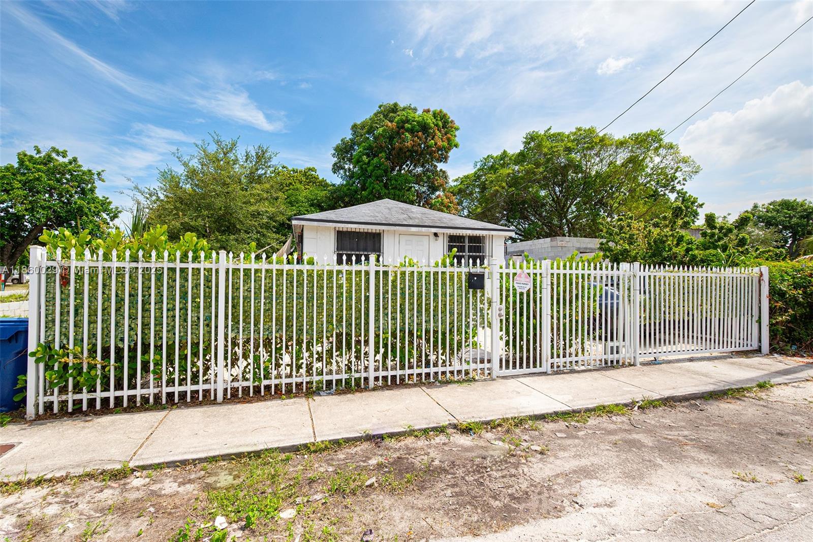1820 3 / 1 912 sq. ft. $ 2025-08-16 0 Photo