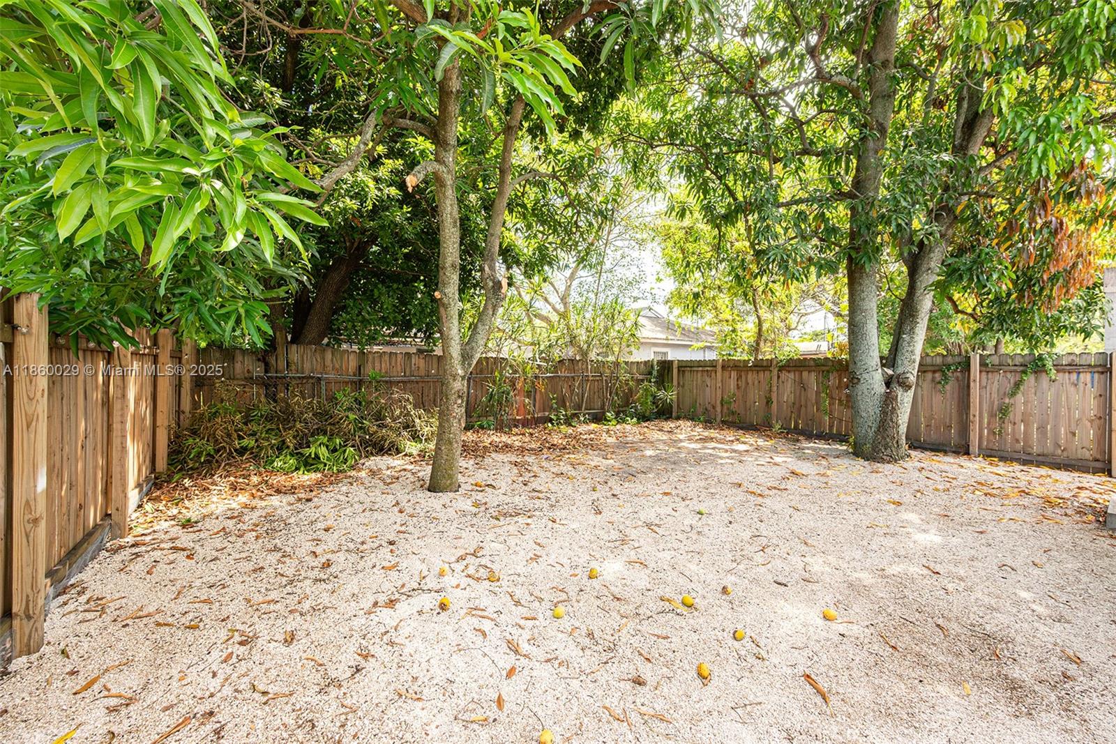 1820 3 / 1 912 sq. ft. $ 2025-08-16 0 Photo