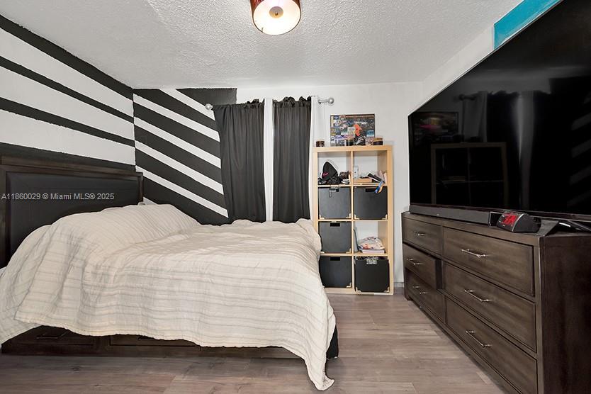 1820 3 / 1 912 sq. ft. $ 2025-08-16 0 Photo