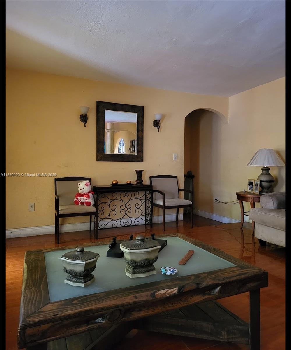 Ver detalles / 3693 sq. ft. $ 2025-08-16 0 foto