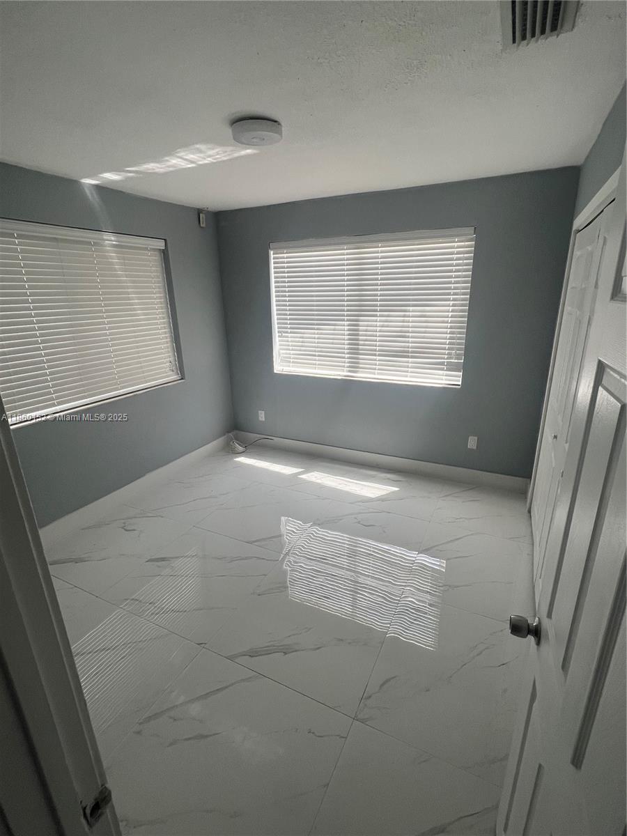 See details / 2057 sq. ft. $ 2025-08-16 0 Photo