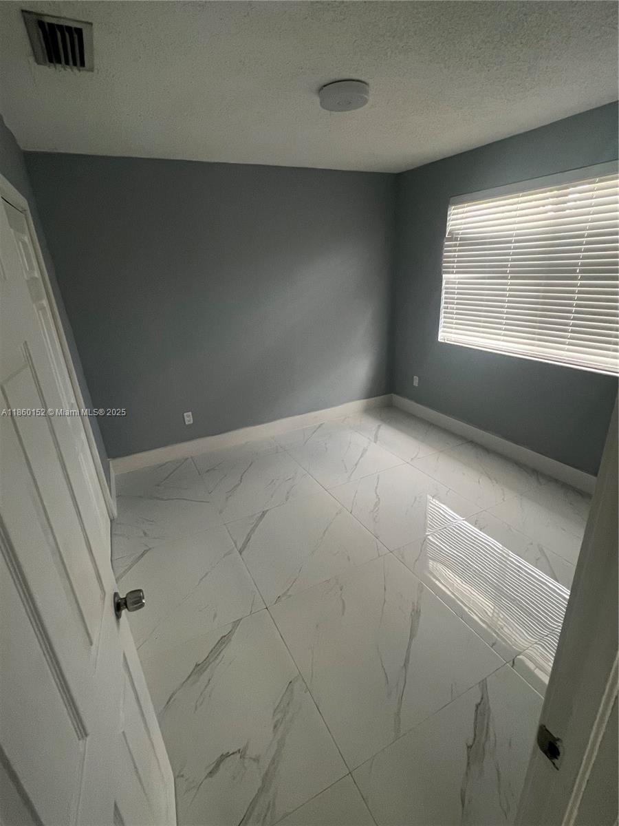 See details / 2057 sq. ft. $ 2025-08-16 0 Photo