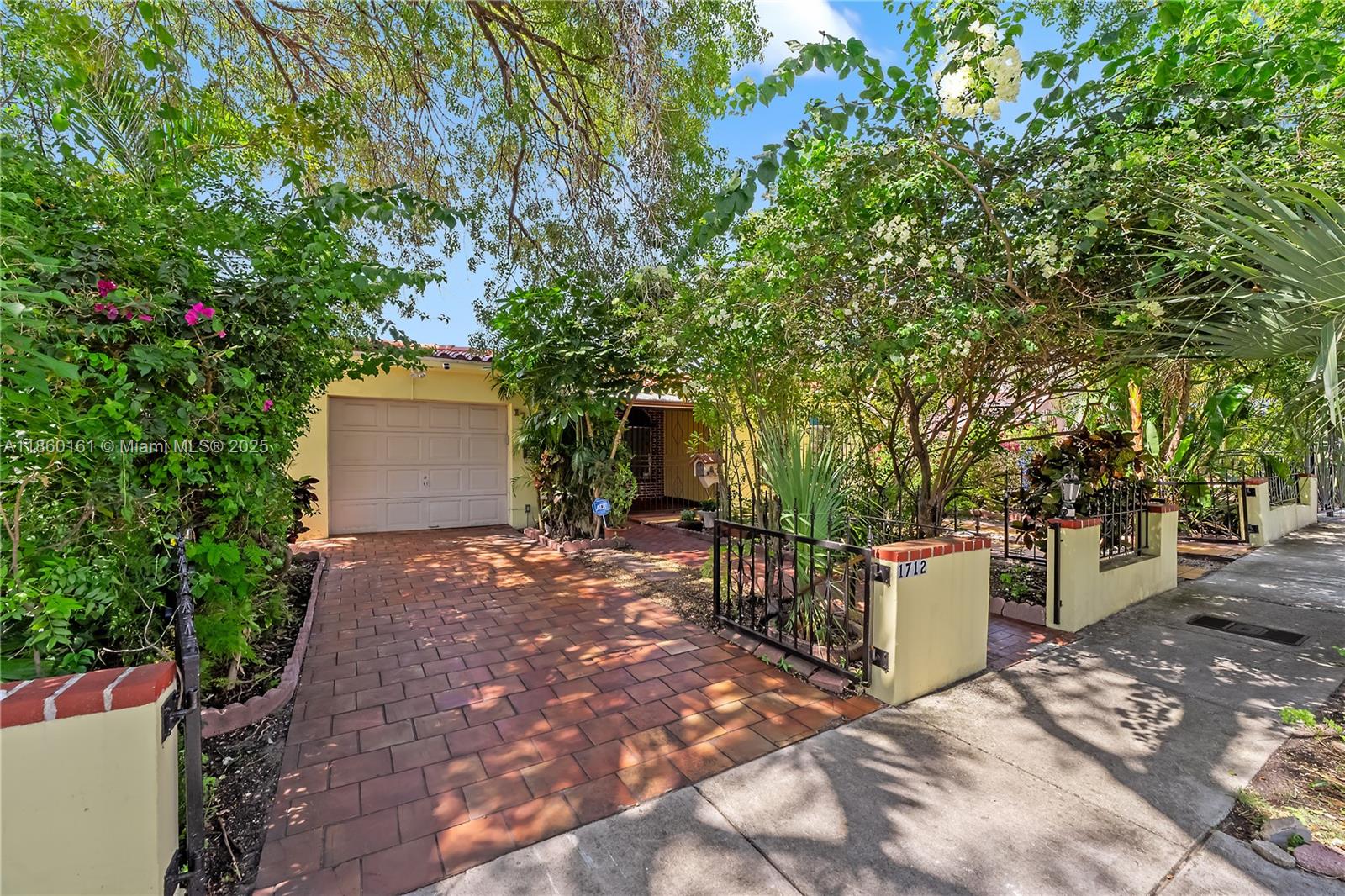 See details / 2514 sq. ft. $ 2025-08-16 0 Photo
