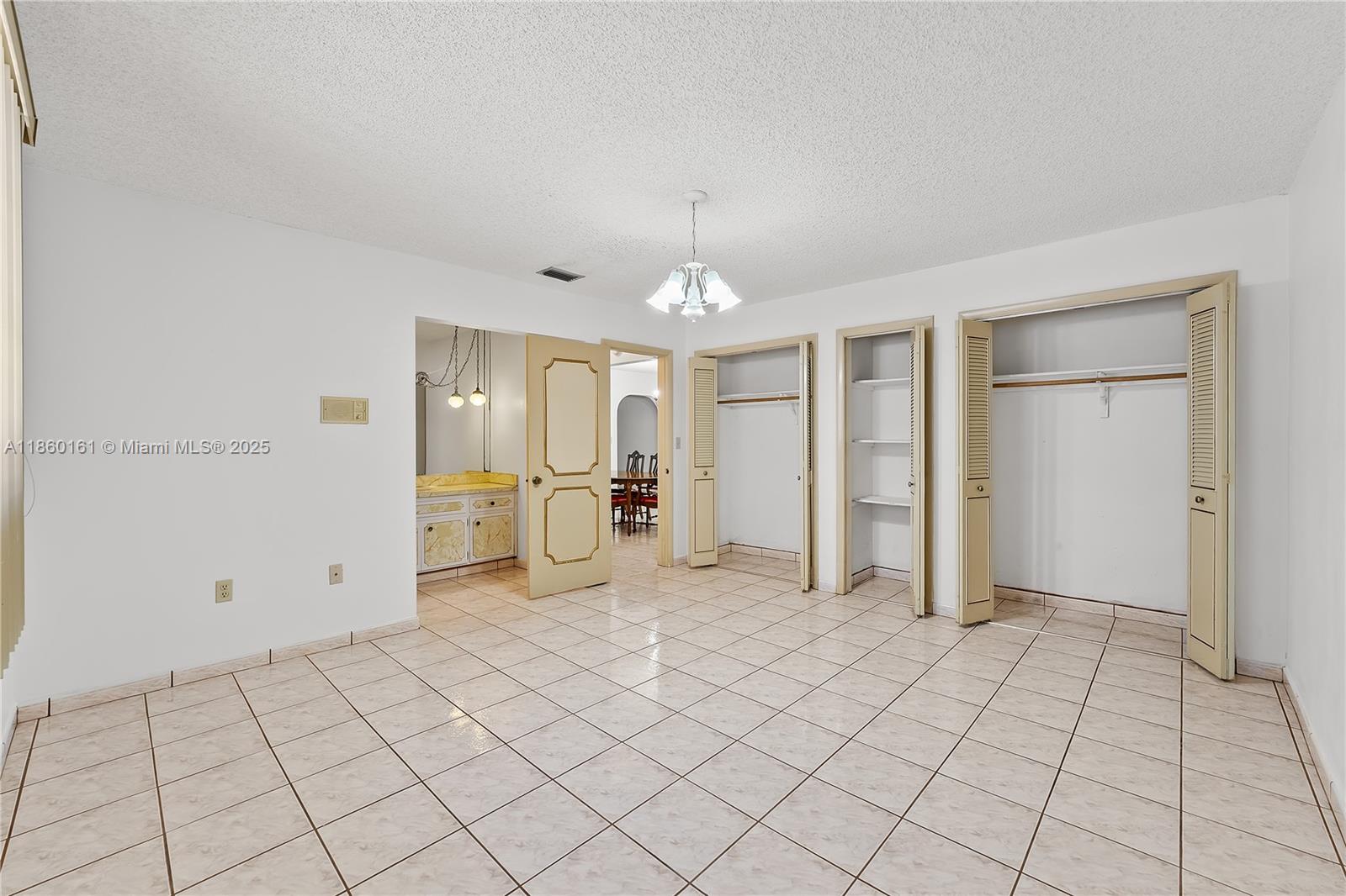 See details / 2514 sq. ft. $ 2025-08-16 0 Photo