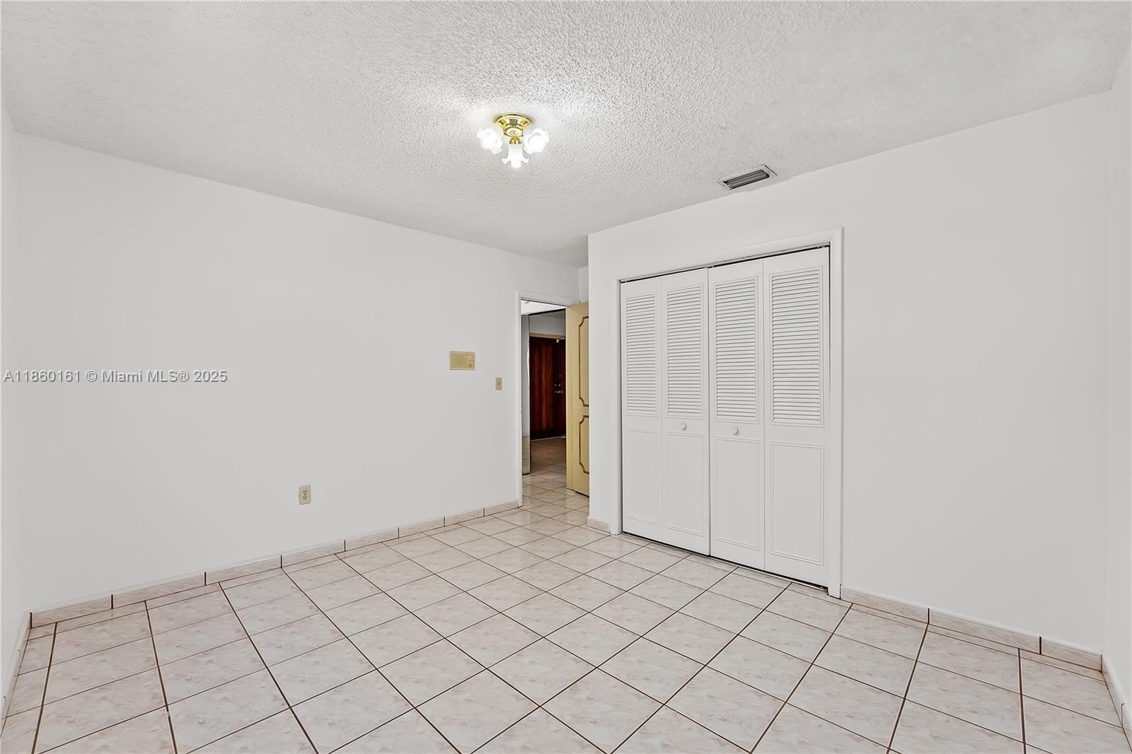 See details / 2514 sq. ft. $ 2025-08-16 0 Photo