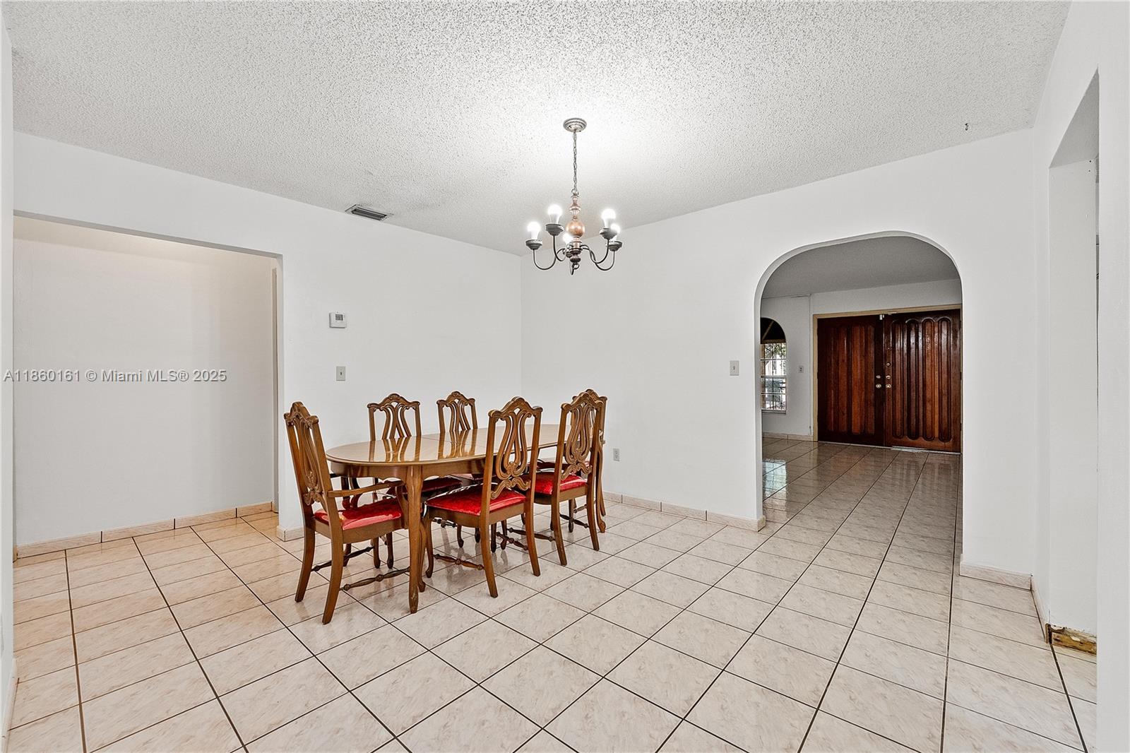 See details / 2514 sq. ft. $ 2025-08-16 0 Photo