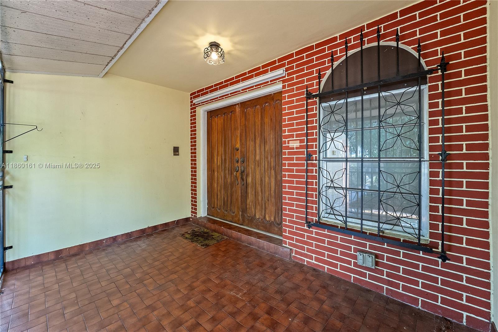 See details / 2514 sq. ft. $ 2025-08-16 0 Photo
