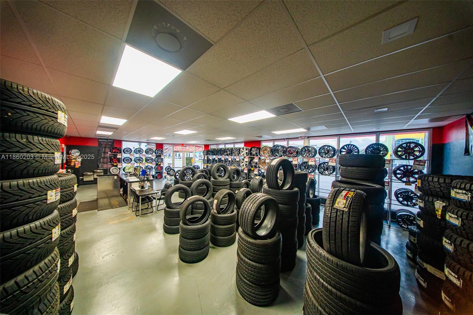 See details / sq. ft. $ 2025-08-17 0 Photo