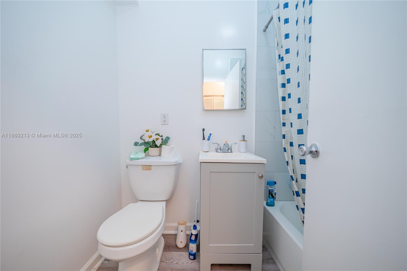 See details / sq. ft. $ 2025-08-17 0 Photo