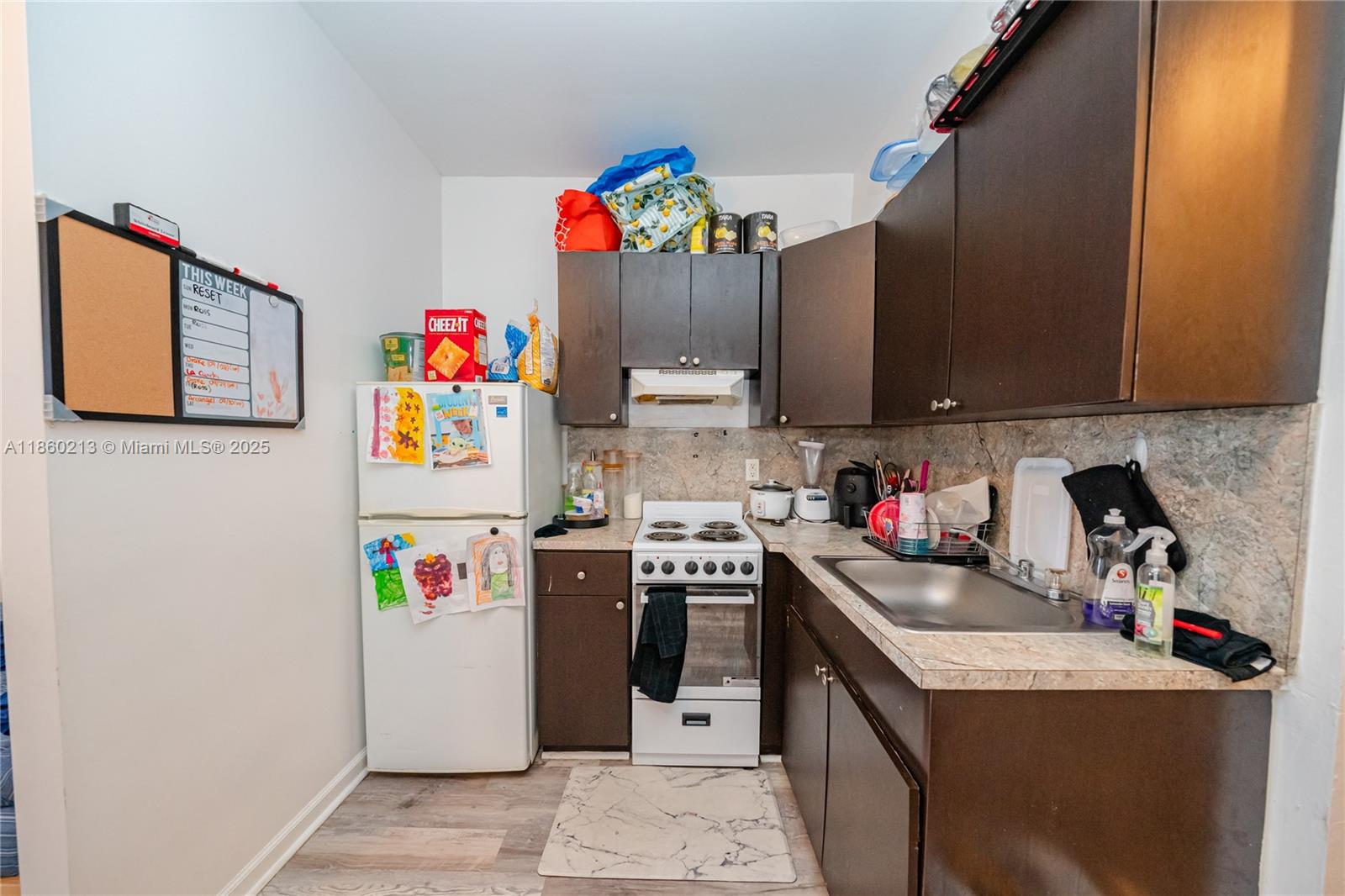 See details / sq. ft. $ 2025-08-17 0 Photo