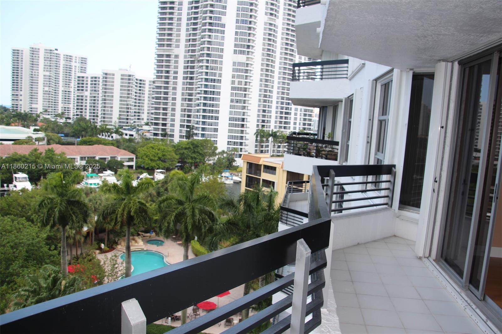 Photo of 3400 192nd St  #811, Aventura, Florida, 33180 - 