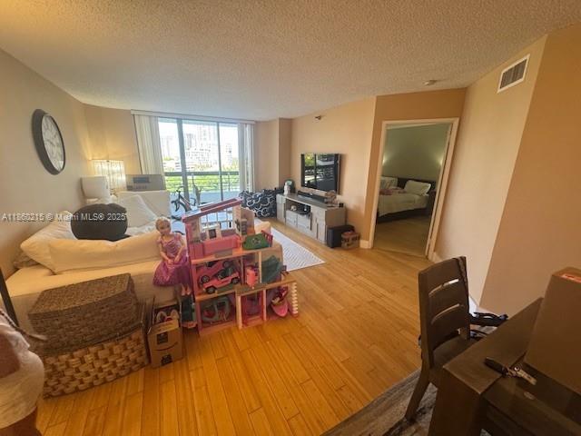 Photo of 3400 192nd St  #811, Aventura, Florida, 33180 - 