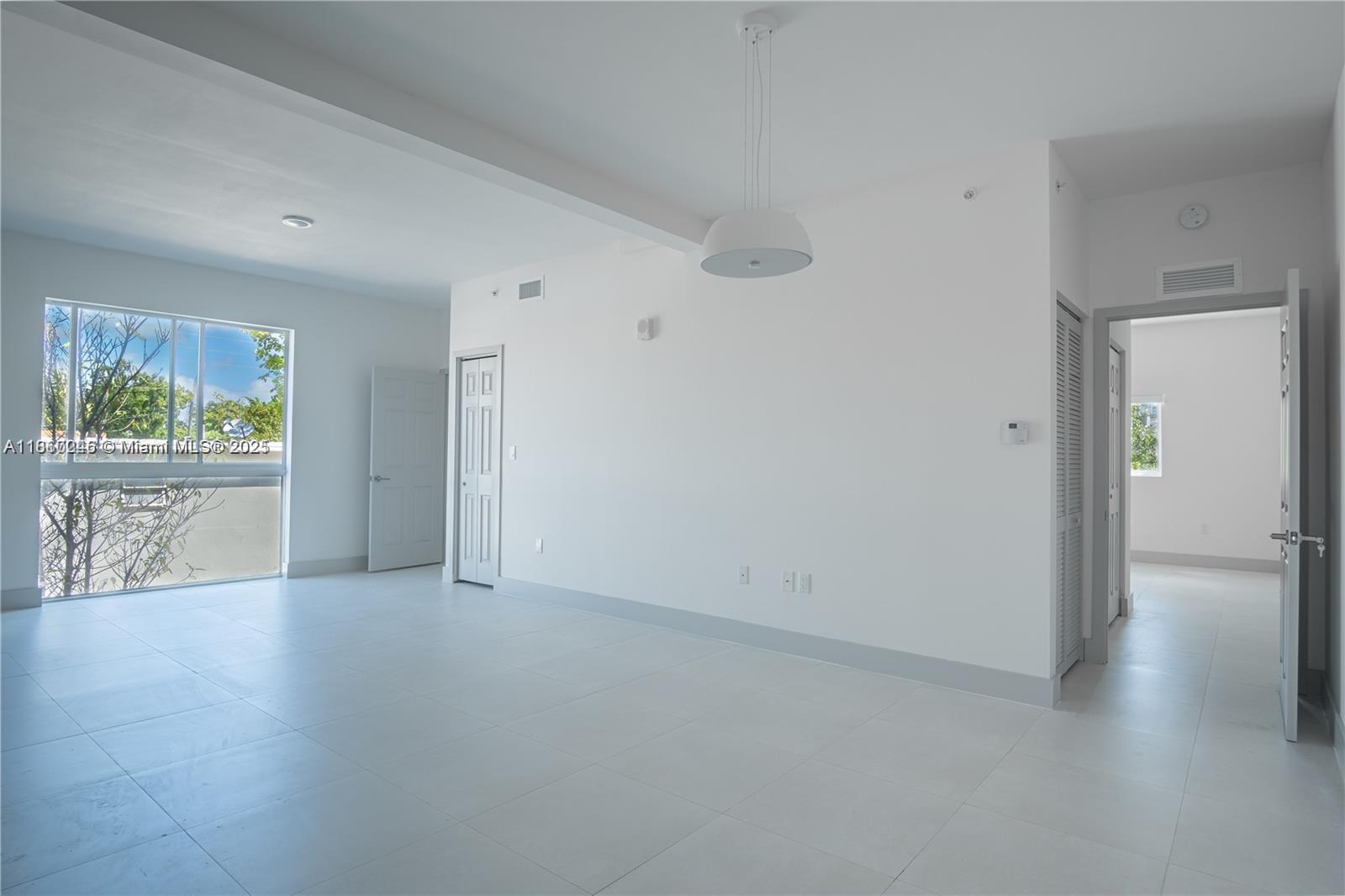 See details / sq. ft. $ 2025-08-17 0 Photo