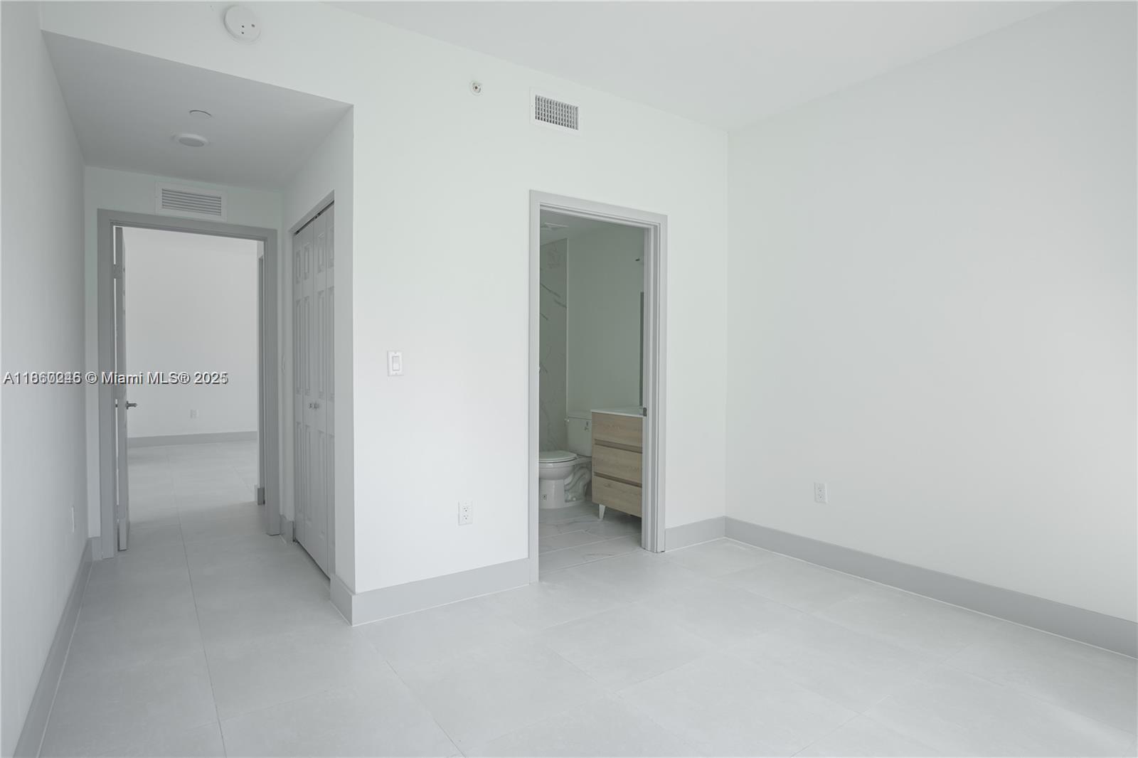 See details / sq. ft. $ 2025-08-17 0 Photo