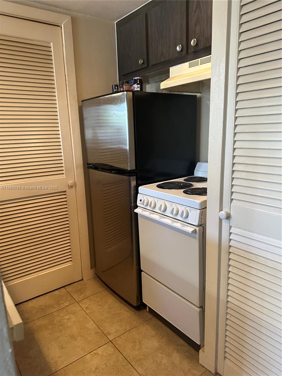   /   sq. ft. $ 2025-08-17 0 Photo