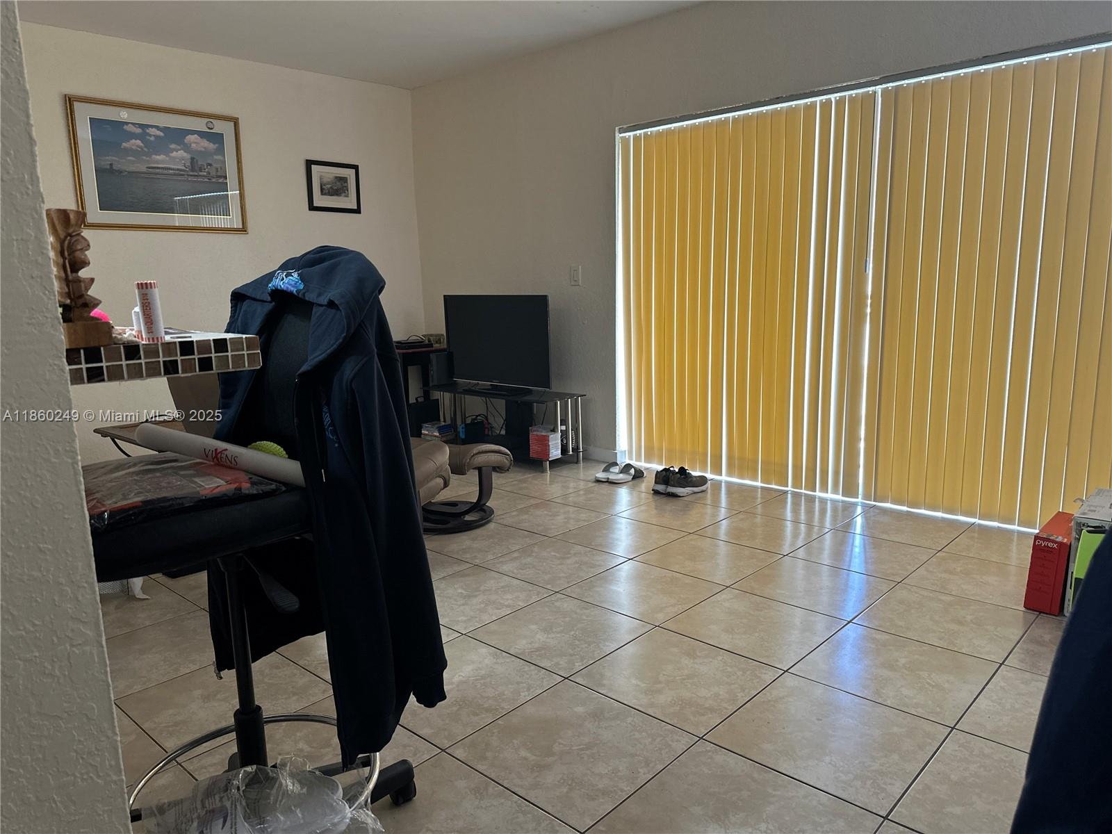   /   sq. ft. $ 2025-08-17 0 Photo