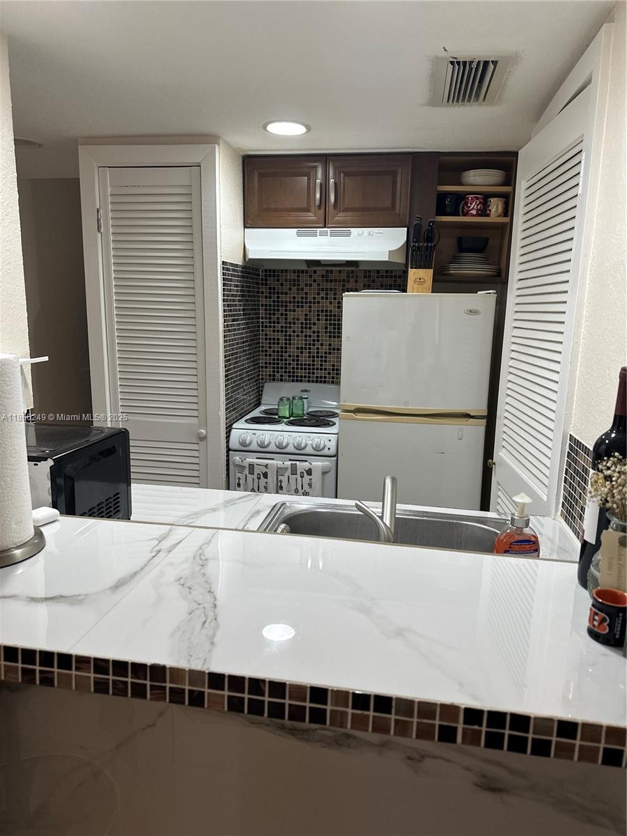   /   sq. ft. $ 2025-08-17 0 Photo