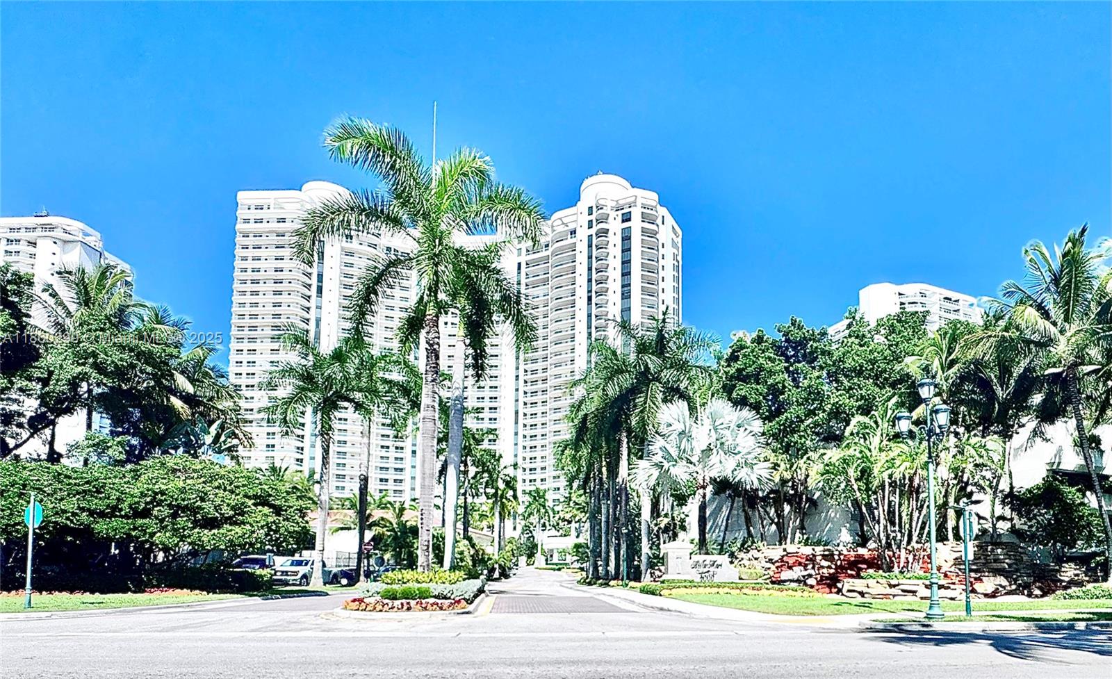 1802 3 / 4 2840 sq. ft. $ 2025-08-17 0 Photo