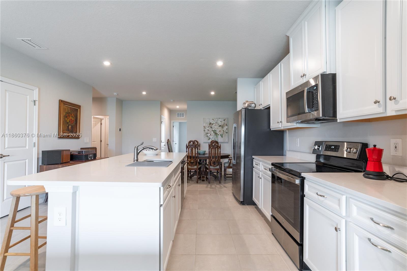 9454 3 / 2 1503 sq. ft. $ 2025-09-12 0 Photo