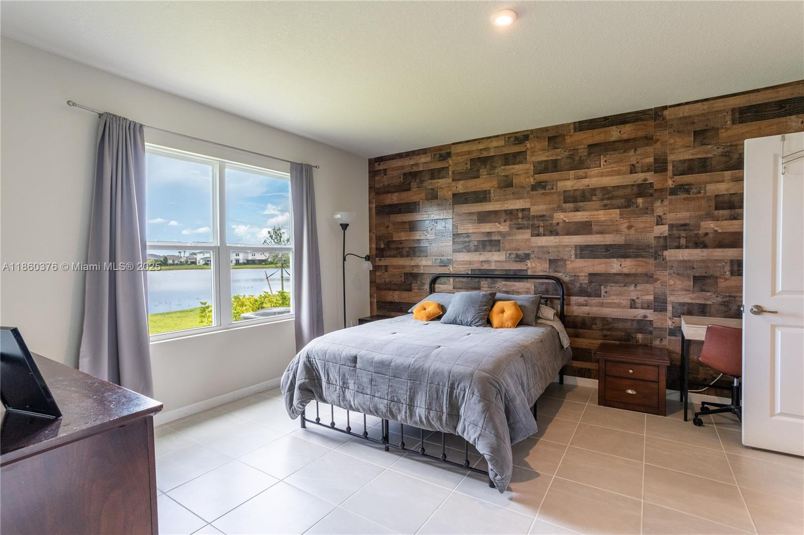 9454 3 / 2 1503 sq. ft. $ 2025-09-12 0 Photo