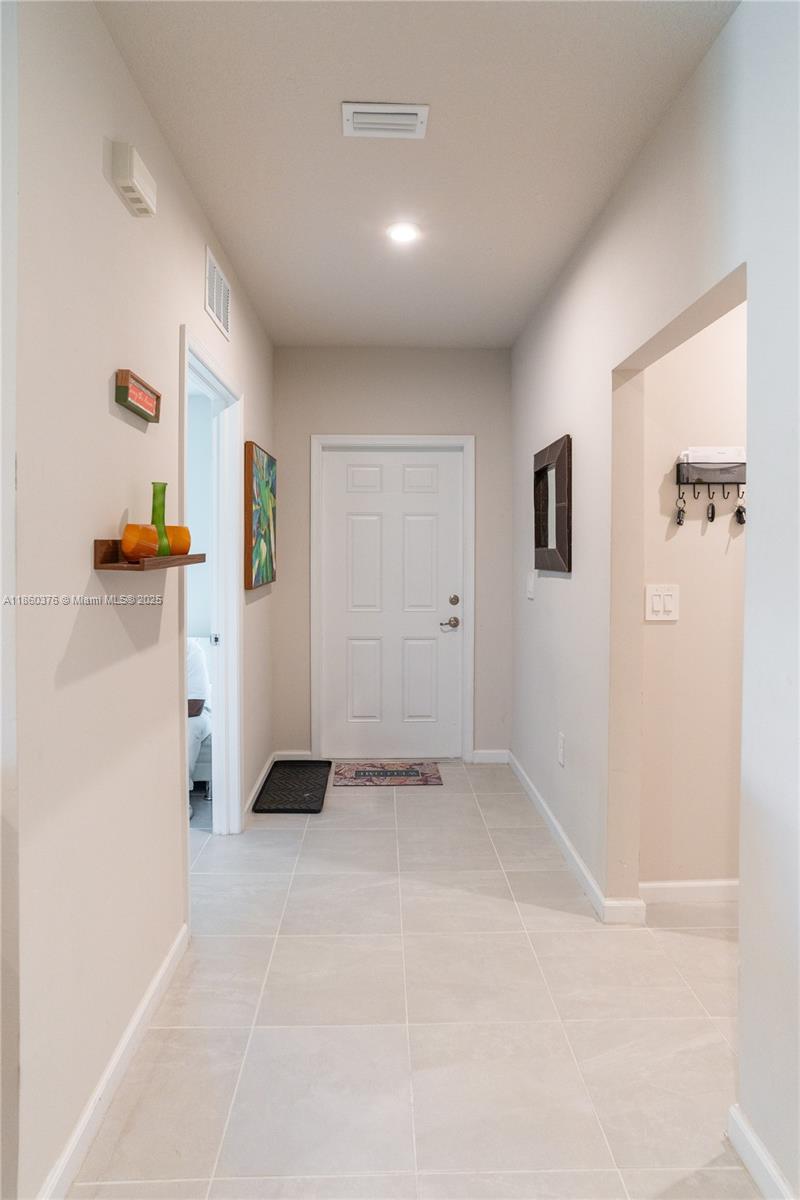 9454 3 / 2 1503 sq. ft. $ 2025-09-12 0 Photo