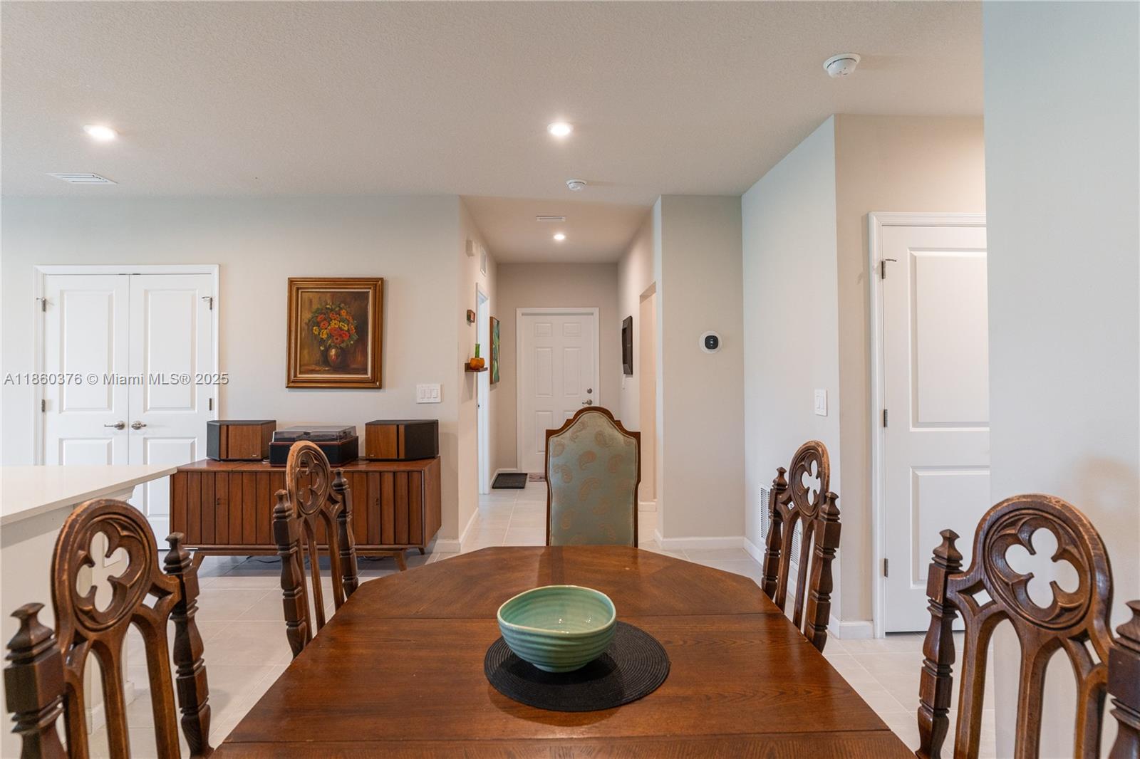 9454 3 / 2 1503 sq. ft. $ 2025-09-12 0 Photo