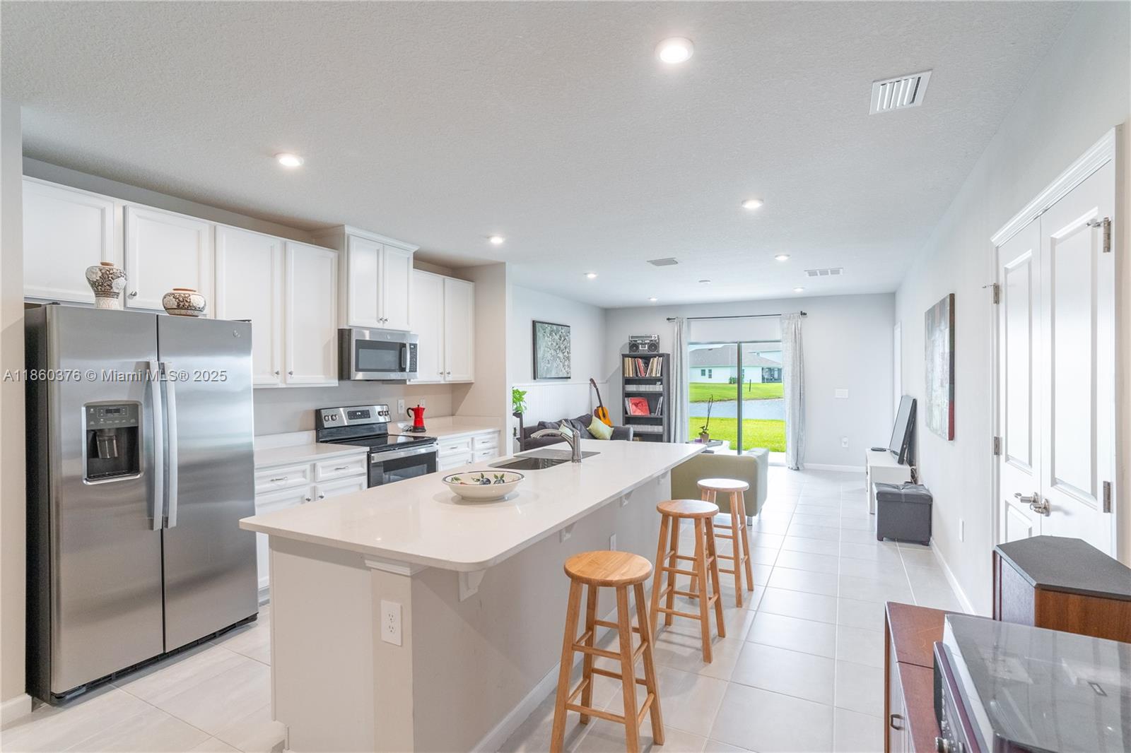 9454 3 / 2 1503 sq. ft. $ 2025-09-12 0 Photo