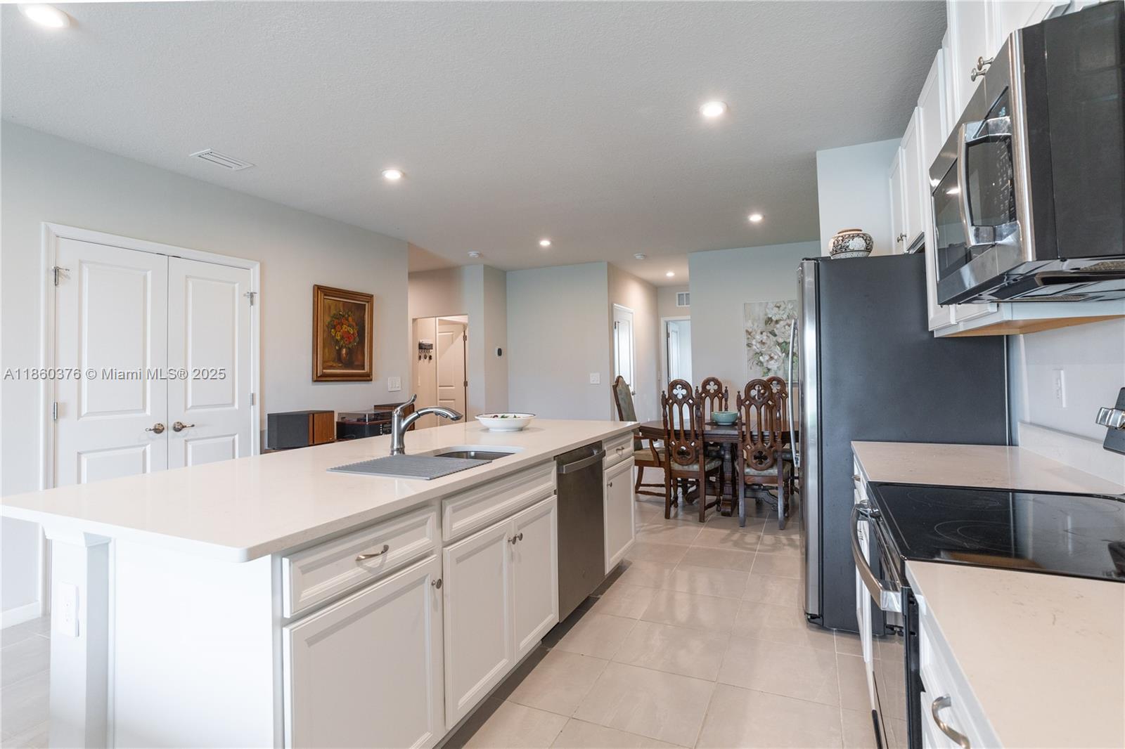 9454 3 / 2 1503 sq. ft. $ 2025-09-12 0 Photo