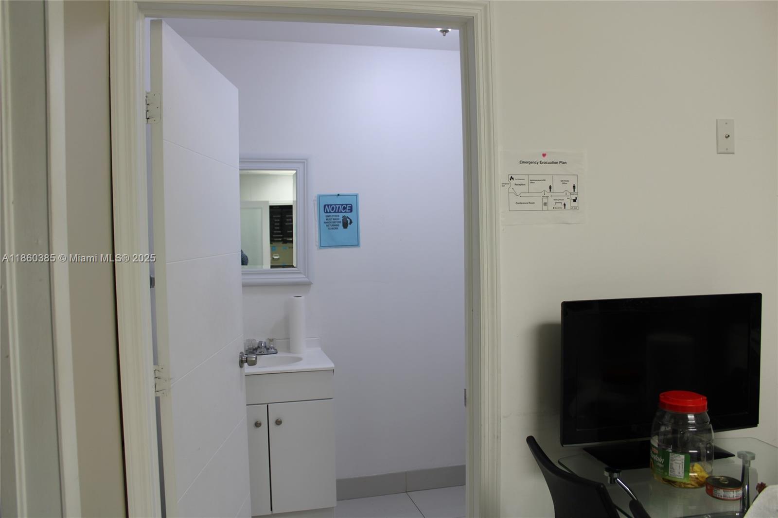 Ver detalles 111 / sq. ft. $ 2025-08-17 0 foto