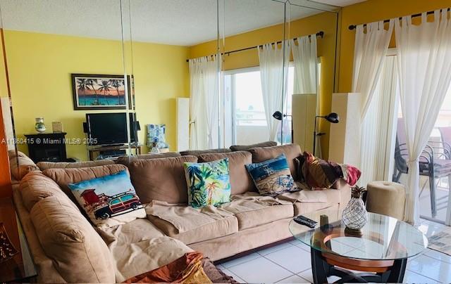 4B 1 / 2 870 sq. ft. $ 2025-08-17 0 foto