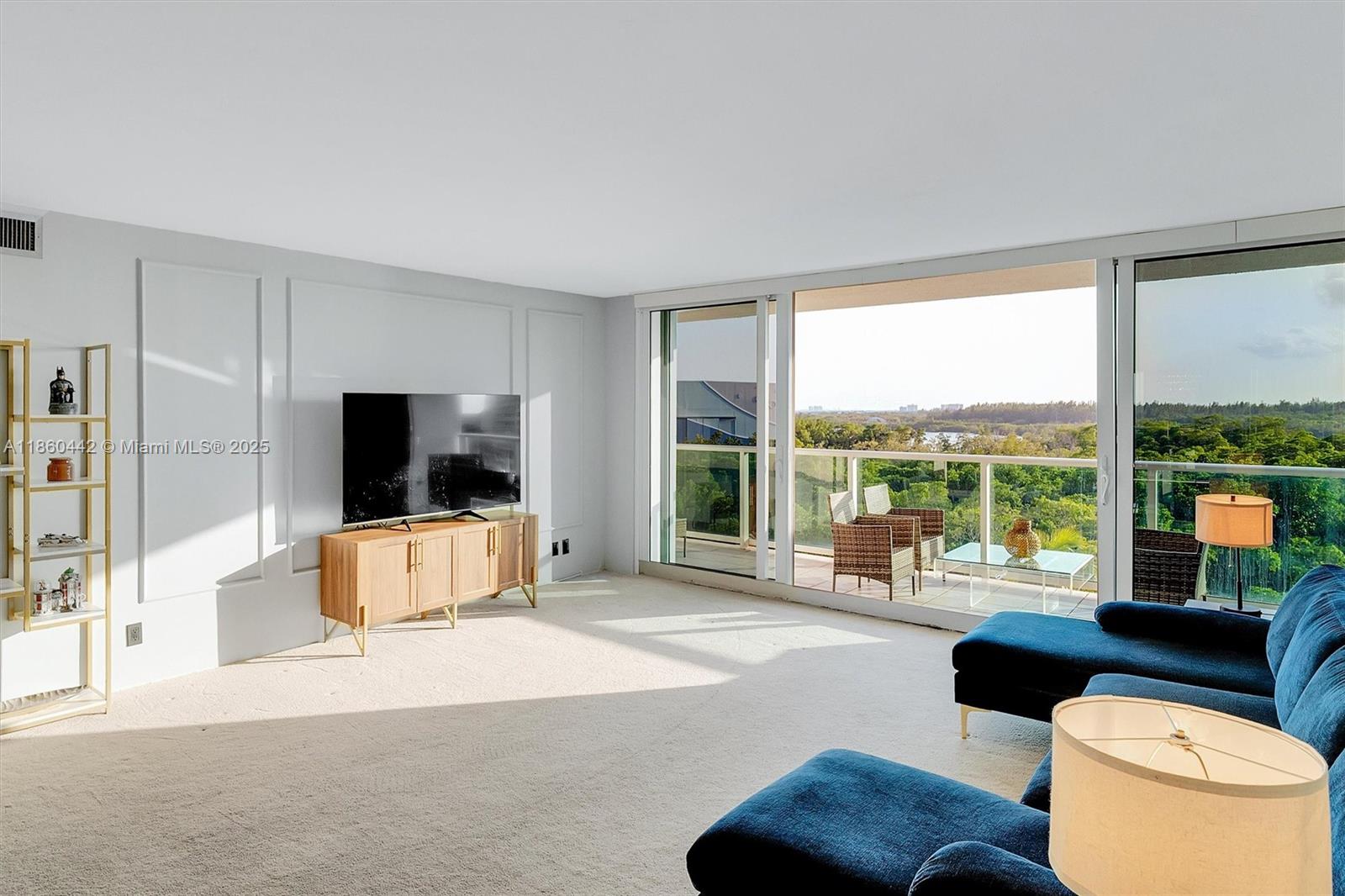 617 2 / 2 1521 sq. ft. $ 2025-08-18 0 Photo