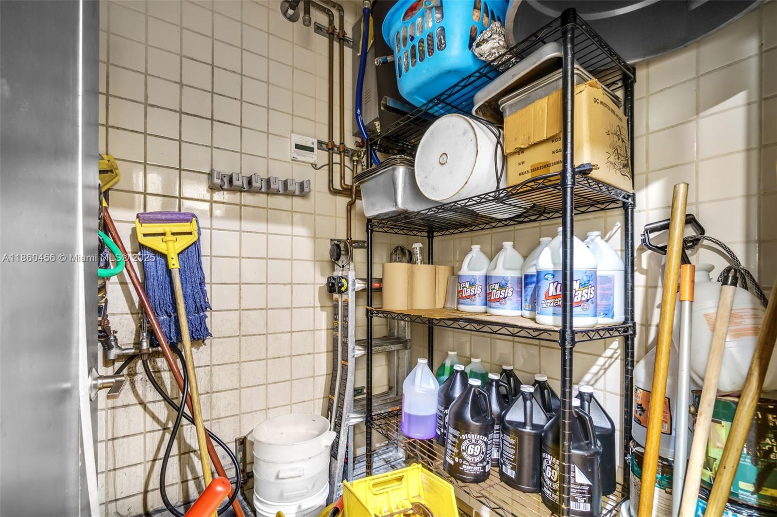   /   sq. ft. $ 2025-08-18 0 Photo