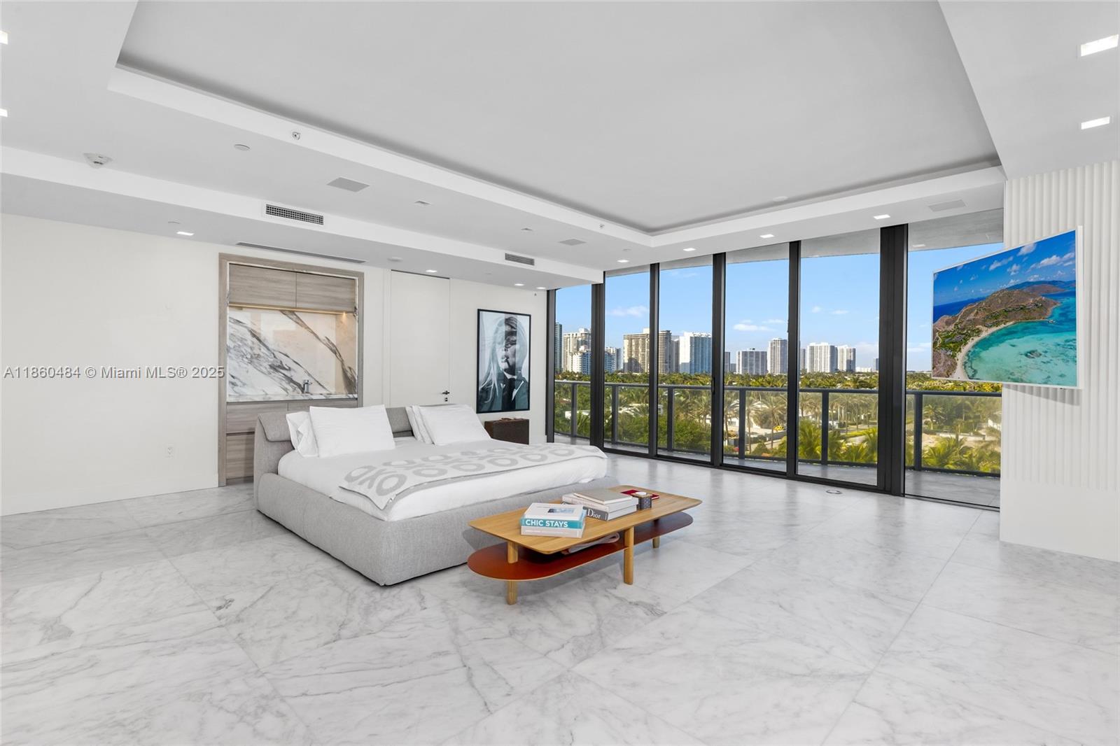 6 4 / 6 4992 sq. ft. $ 2025-08-18 0 foto