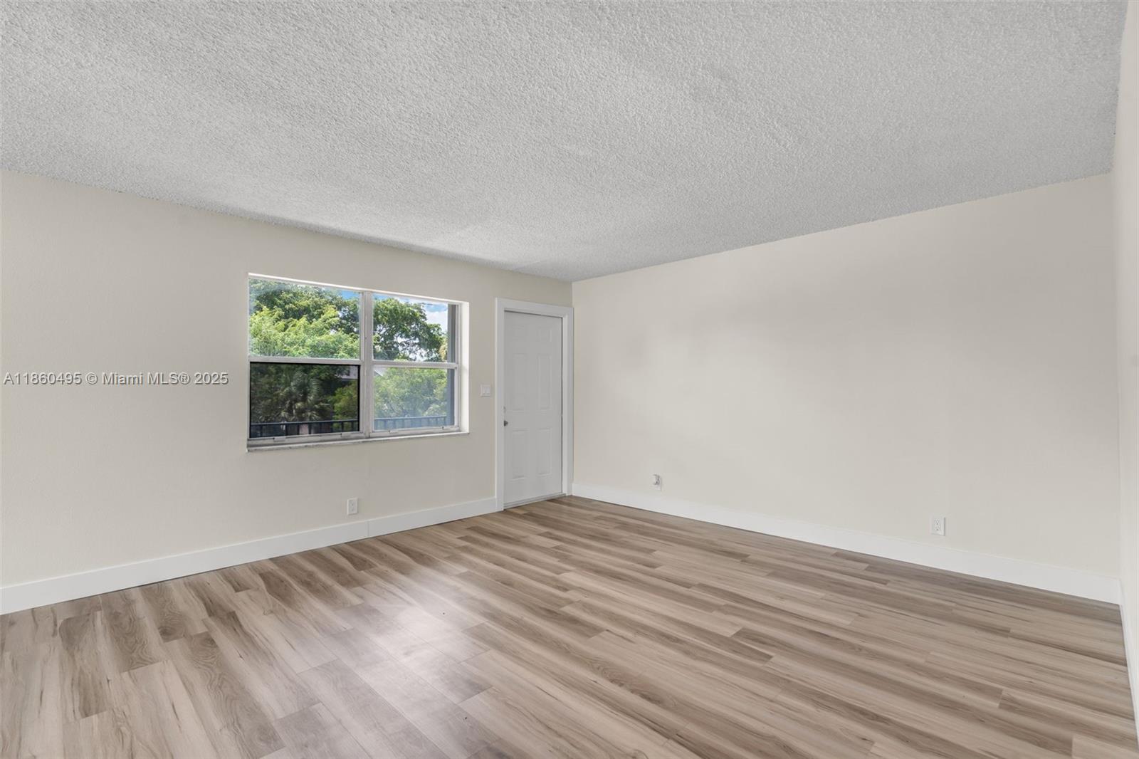   /  3209 sq. ft. $ 2025-08-18 0 Photo