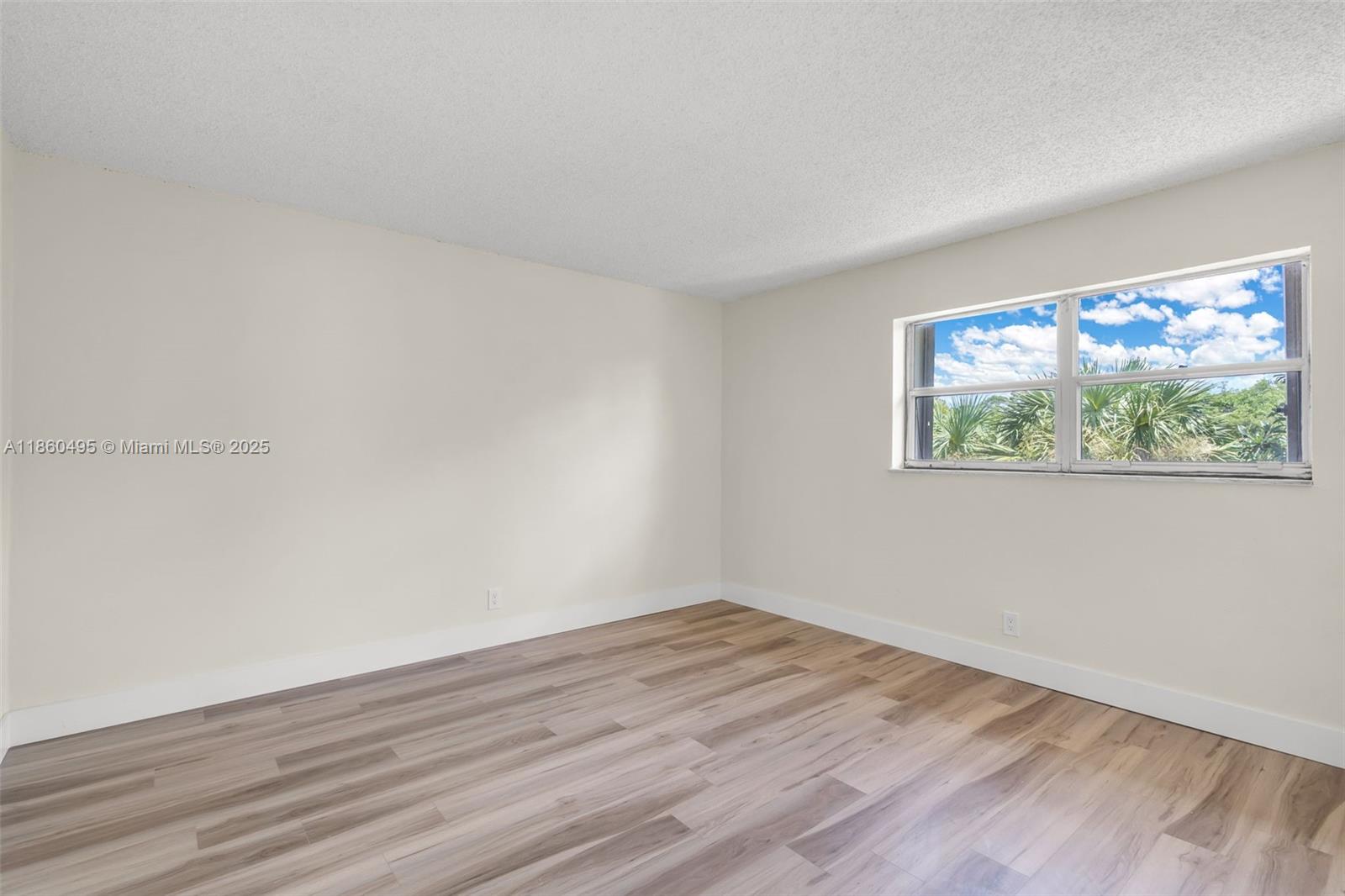   /  3209 sq. ft. $ 2025-08-18 0 Photo