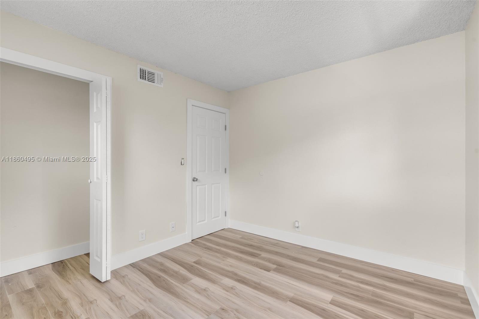   /  3209 sq. ft. $ 2025-08-18 0 Photo