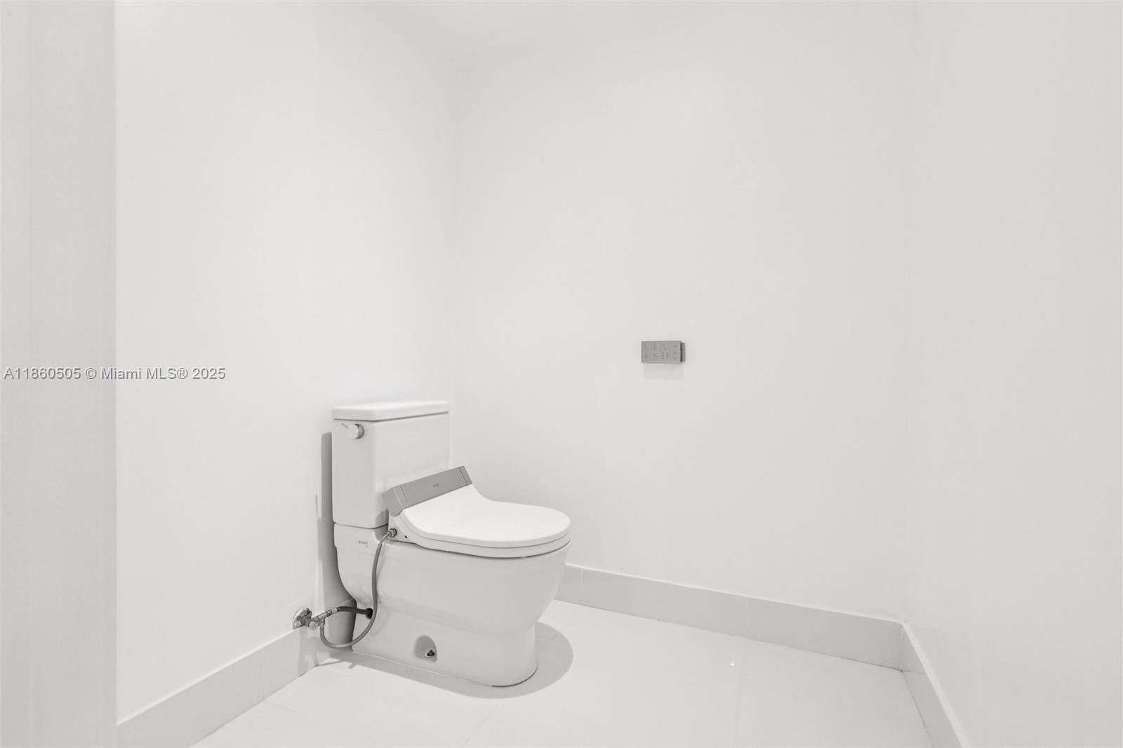 5-907 3 / 4 1892 sq. ft. $ 2025-08-18 0 Photo
