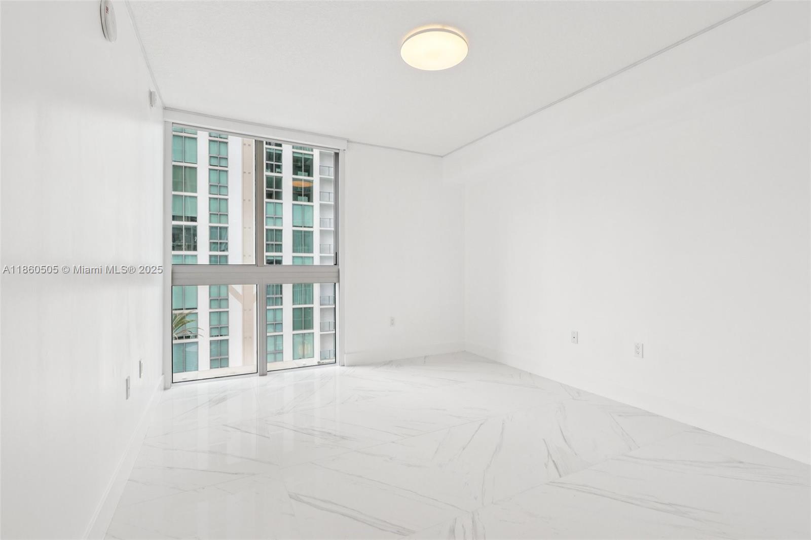 5-907 3 / 4 1892 sq. ft. $ 2025-08-18 0 Photo