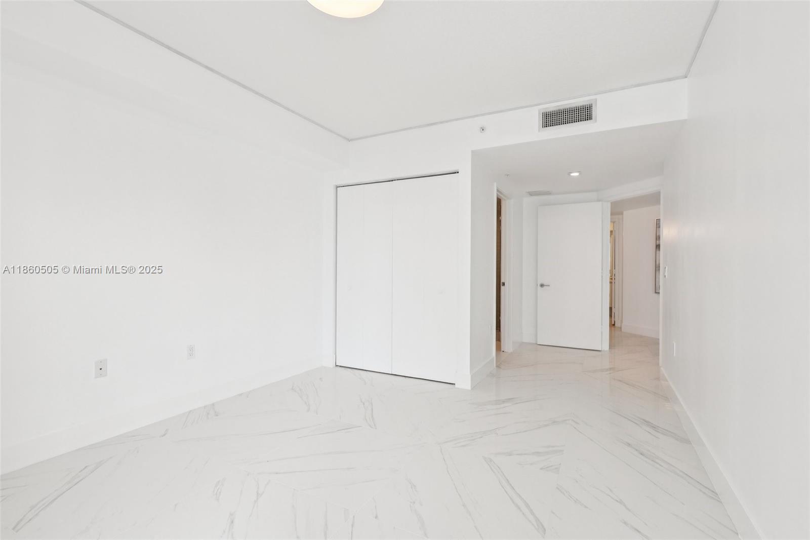 5-907 3 / 4 1892 sq. ft. $ 2025-08-18 0 Photo