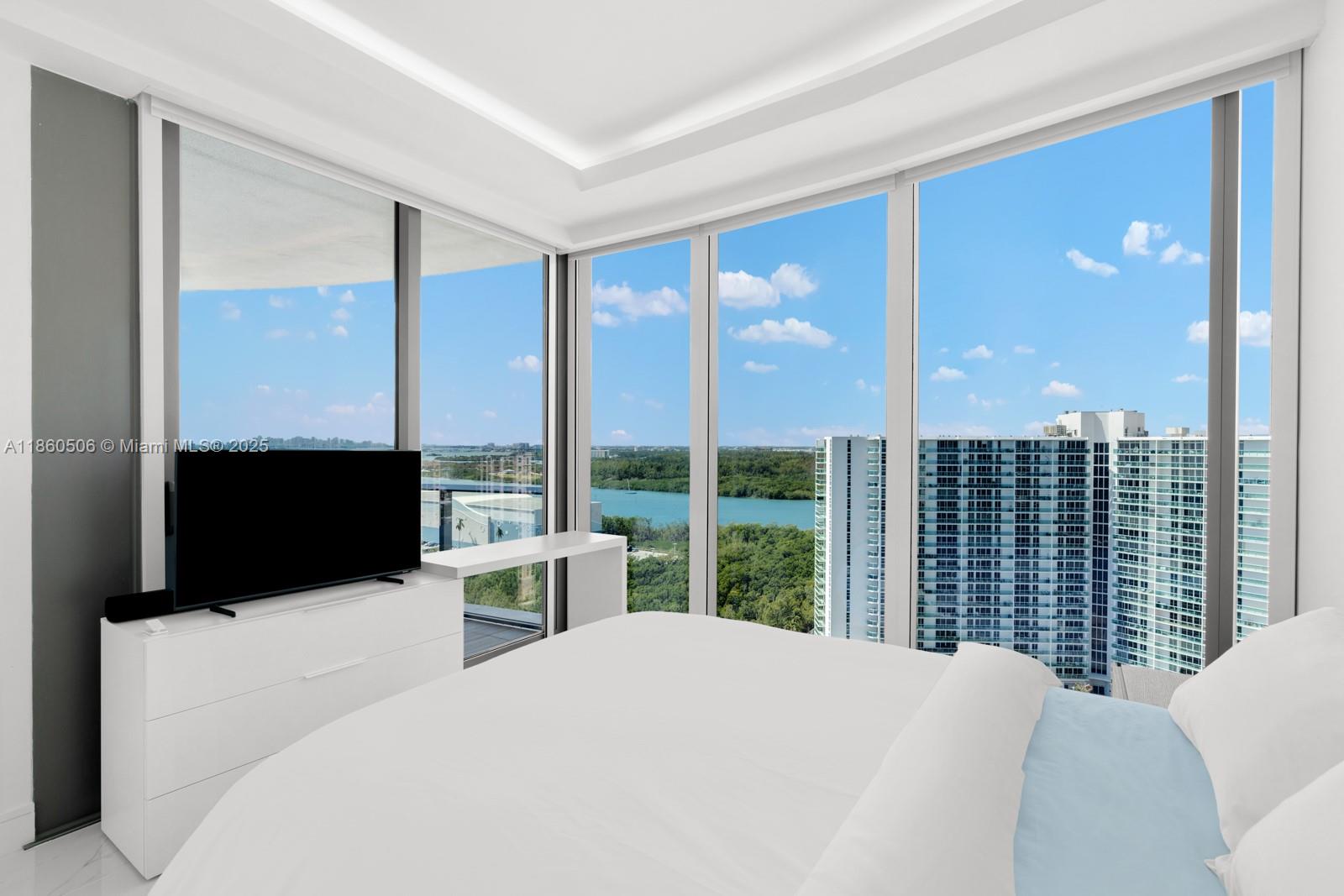 See details 1705 4 / 6 3640 sq. ft. $ 2025-08-18 0 Photo