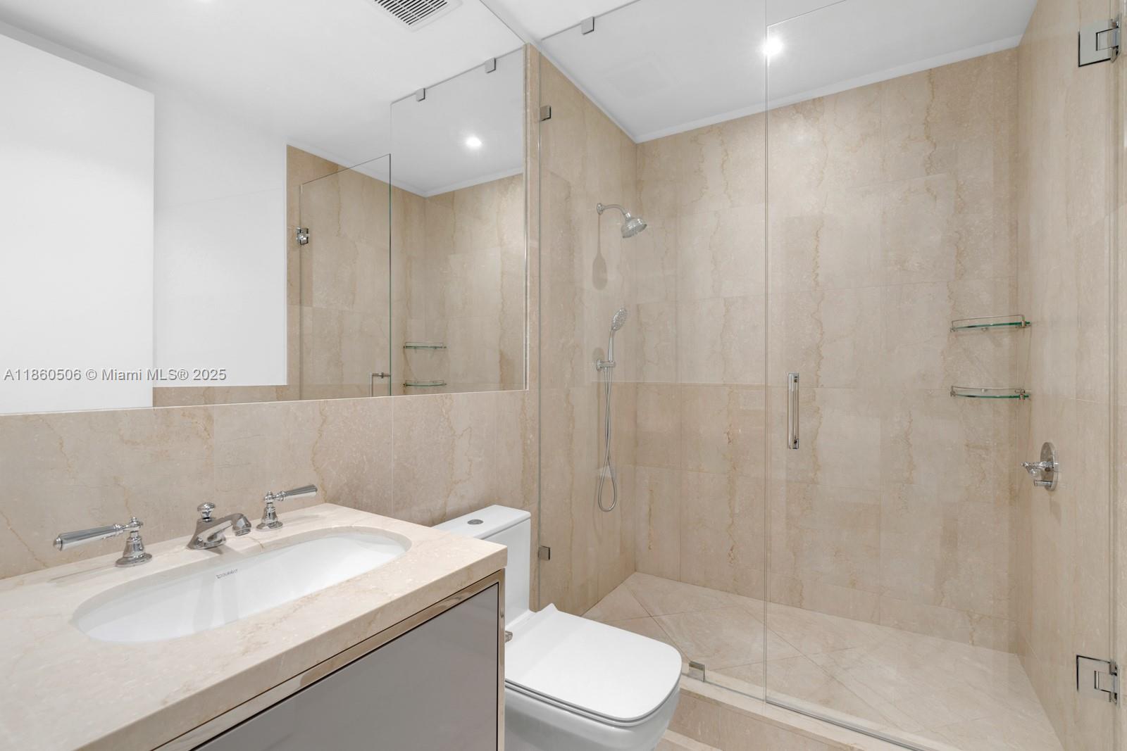 See details 1705 4 / 6 3640 sq. ft. $ 2025-08-18 0 Photo