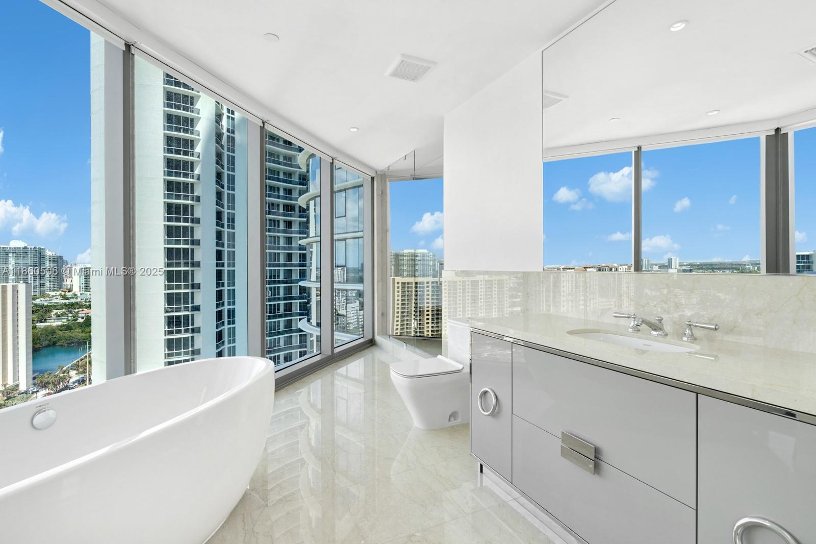 See details 1705 4 / 6 3640 sq. ft. $ 2025-08-18 0 Photo